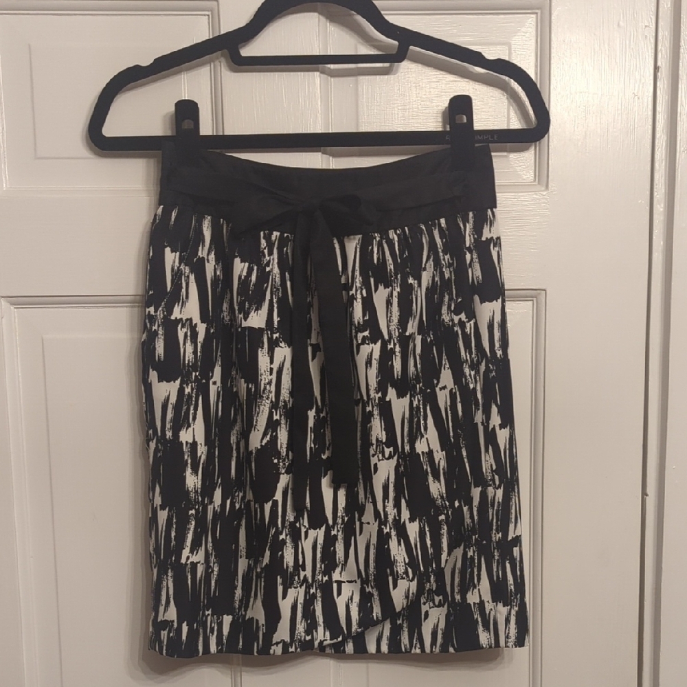 Banana Republic Black and White Mini Pencil Skirt